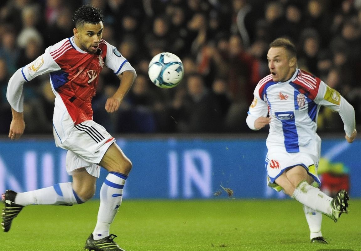 2020奥斯与坎布尔激战解析：战术对决与关键瞬间回顾(图4)