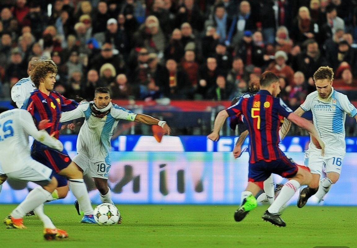 2000年AC米兰VS拉齐奥巅峰对决：意甲经典战术对决回顾(图2)