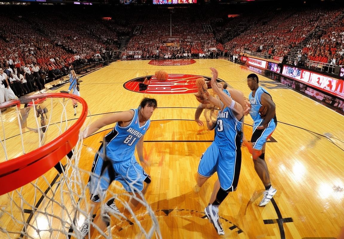 2007年NBA火箭魔术巅峰对决：姚麦霍华德经典之战回顾(图2)