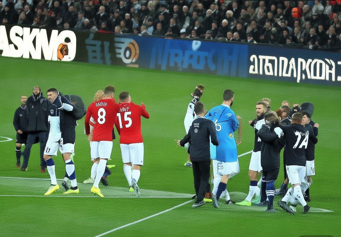 2018英超巅峰对决：热刺曼城战术解析与精彩瞬间(图1)